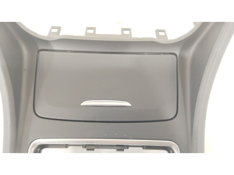 Recambio de consola central para mercedes-benz clase a (w176) a 200 (176.043) referencia OEM IAM A1766801250 A1766800871 