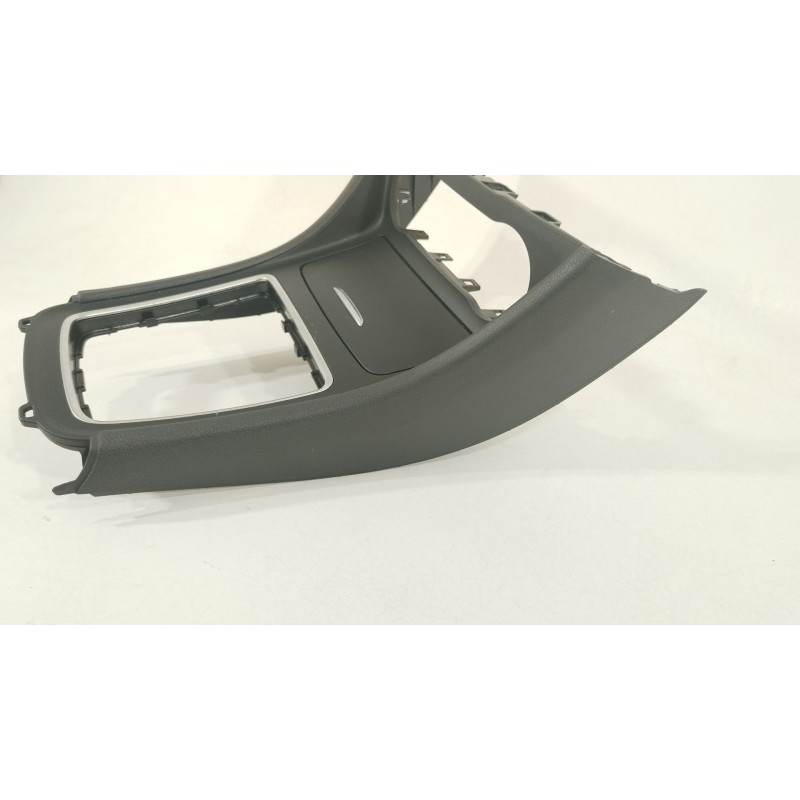 Recambio de consola central para mercedes-benz clase a (w176) a 200 (176.043) referencia OEM IAM A1766801250 A1766800871 