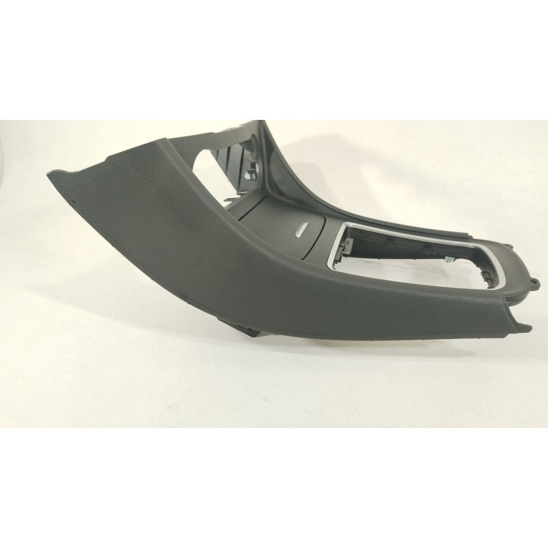 Recambio de consola central para mercedes-benz clase a (w176) a 200 (176.043) referencia OEM IAM A1766801250 A1766800871 