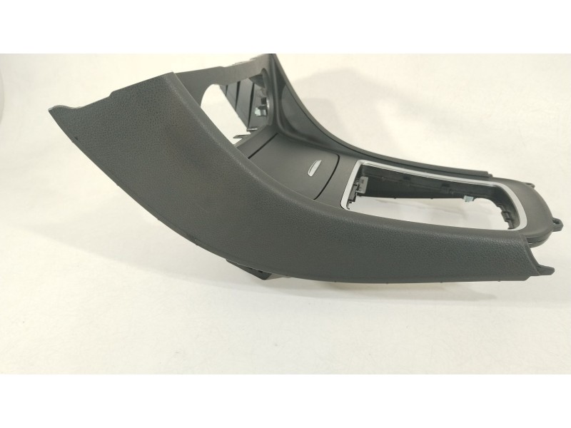 Recambio de consola central para mercedes-benz clase a (w176) a 200 (176.043) referencia OEM IAM A1766801250 A1766800871 
