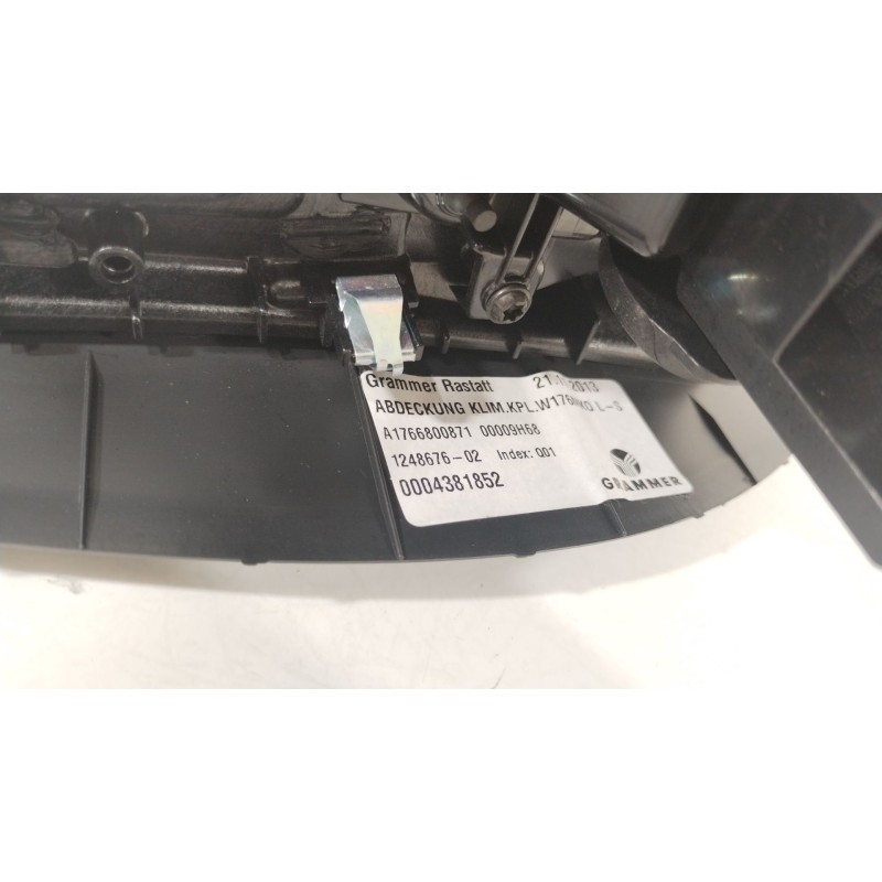 Recambio de consola central para mercedes-benz clase a (w176) a 200 (176.043) referencia OEM IAM A1766801250 A1766800871 