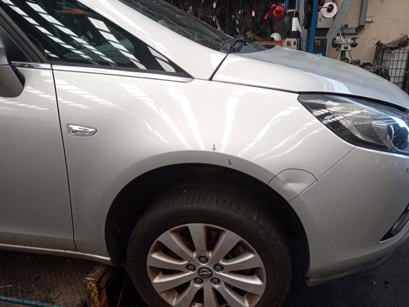 Recambio de aleta delantera derecha para opel zafira tourer c (p12) 2.0 cdti (75) referencia OEM IAM 13355188  
