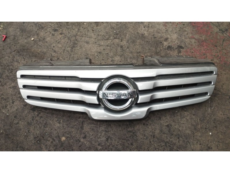 Recambio de rejilla delantera para nissan qashqai i (j10, nj10) 1.5 dci referencia OEM IAM 62310EY10A  