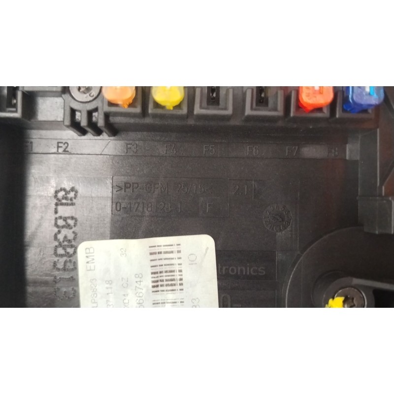 Recambio de caja reles / fusibles para skoda superb ii (3t4) 2.0 tdi 16v referencia OEM IAM 1K0937125D 1K0937118 