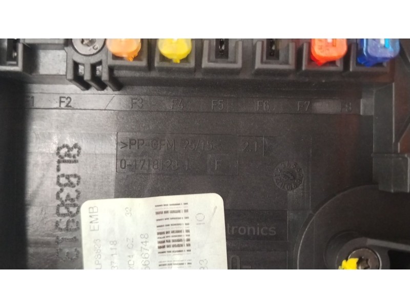 Recambio de caja reles / fusibles para skoda superb ii (3t4) 2.0 tdi 16v referencia OEM IAM 1K0937125D 1K0937118 