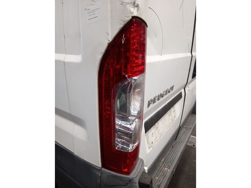 Recambio de piloto trasero izquierdo para peugeot boxer furgoneta 2.2 hdi 120 referencia OEM IAM 1607460880  