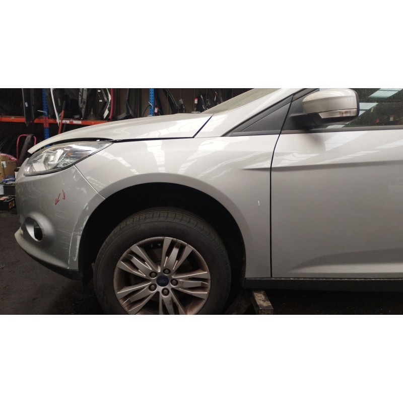 Recambio de aleta delantera izquierda para ford focus lim. (cb8) 1.6 tdci cat referencia OEM IAM 2171304  