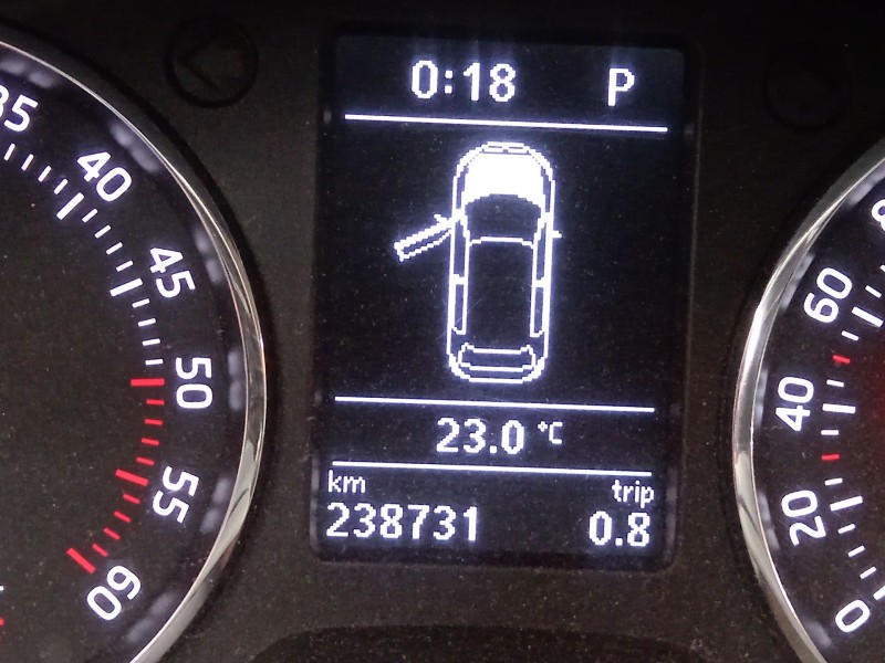 Recambio de cuadro instrumentos para skoda rapid spaceback (nh1) 1.6 tdi referencia OEM IAM 5JA920840E  