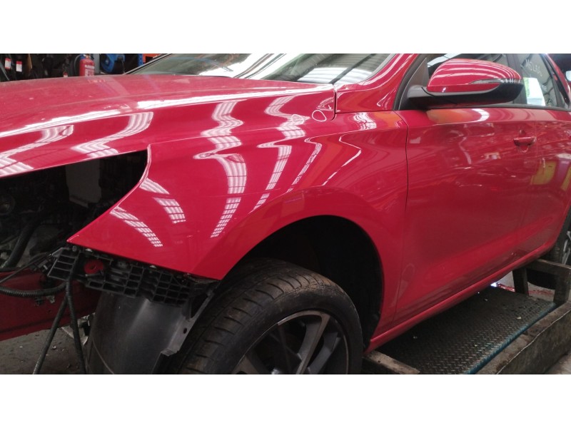 Recambio de aleta delantera izquierda para hyundai i30 (pde, pd, pden) 1.5 referencia OEM IAM 66310G3000  