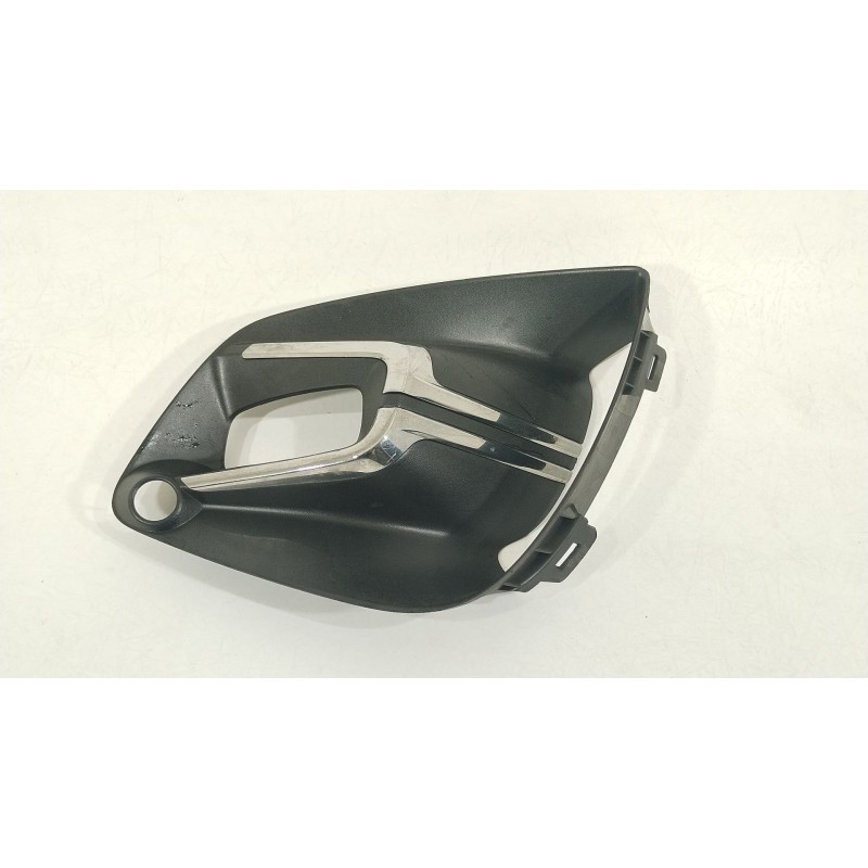 Recambio de rejilla paragolpes derecha para renault clio v (b7_) 1.3 tce 130 (b7mf) referencia OEM IAM 261A26956R  