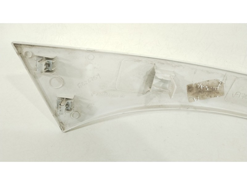 Recambio de moldura para peugeot boxer furgoneta 2.2 hdi 120 referencia OEM IAM 1306528070 1306528070DX 