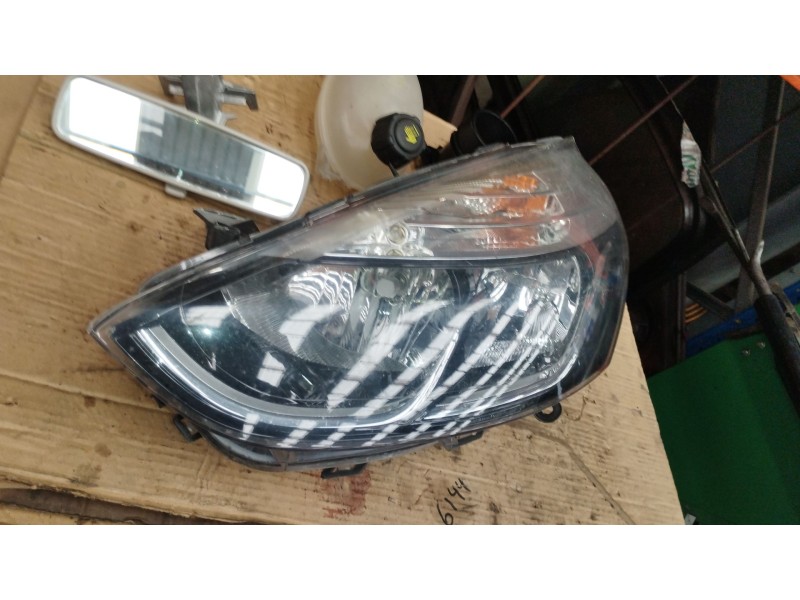 Recambio de faro izquierdo para renault clio iv (bh_) 1.5 dci 90 referencia OEM IAM 260601850R  