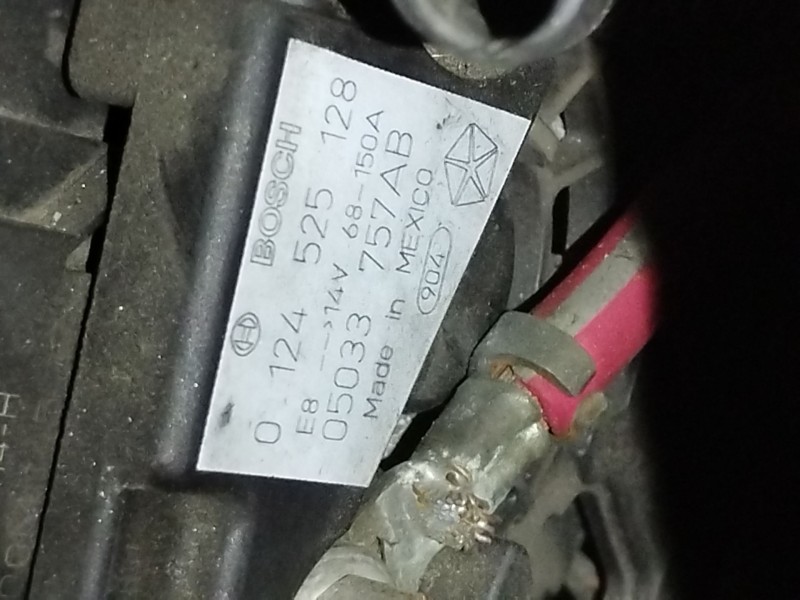 Recambio de alternador para dodge caliber s referencia OEM IAM 05033757AB  0124525128