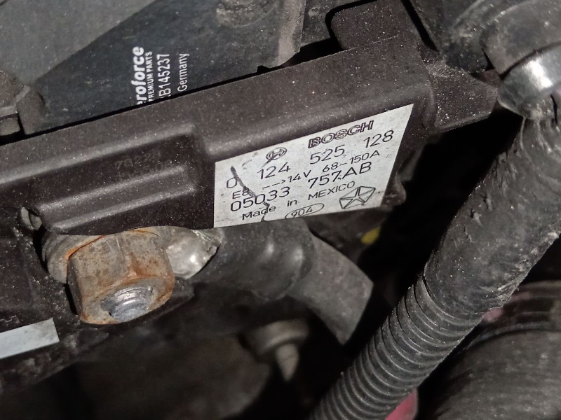 Recambio de alternador para chrysler sebring (js) 2.0 crd referencia OEM IAM 0124525128 05033757AB 