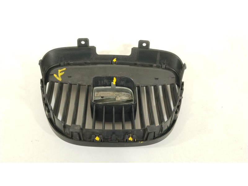 Recambio de rejilla delantera para seat ibiza iii (6l1) 1.9 tdi referencia OEM IAM 6L0853651 6L0853654 