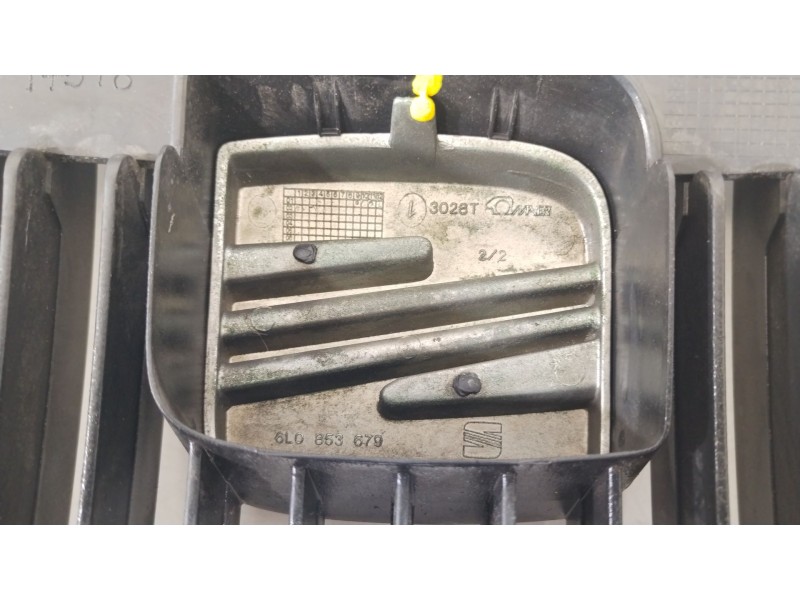 Recambio de rejilla delantera para seat ibiza iii (6l1) 1.9 tdi referencia OEM IAM 6L0853651 6L0853654 