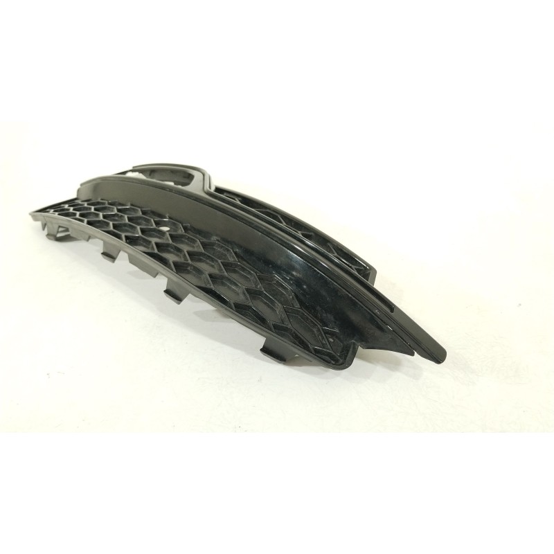 Recambio de rejilla paragolpes derecha para audi a3 sportback (8va, 8vf) s3 quattro referencia OEM IAM 8V3807682G 8V2807682G 