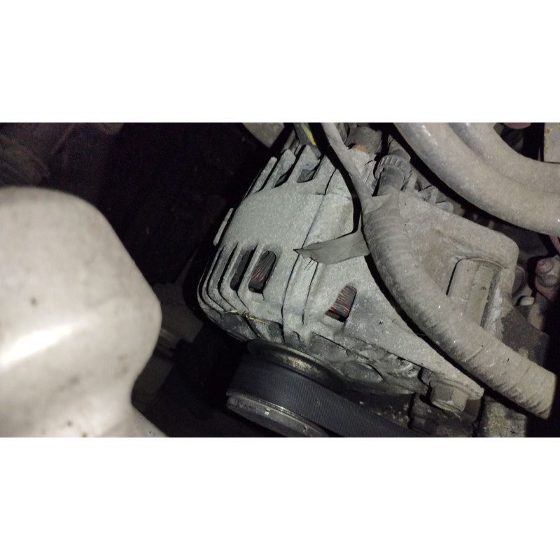 Recambio de alternador para kia cee´d hatchback (ed) 1.6 crdi 90 referencia OEM IAM 373002A600 TG12C090 