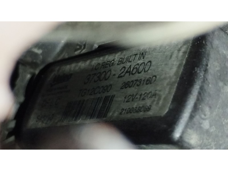 Recambio de alternador para kia cee´d hatchback (ed) 1.6 crdi 90 referencia OEM IAM 373002A600 TG12C090 
