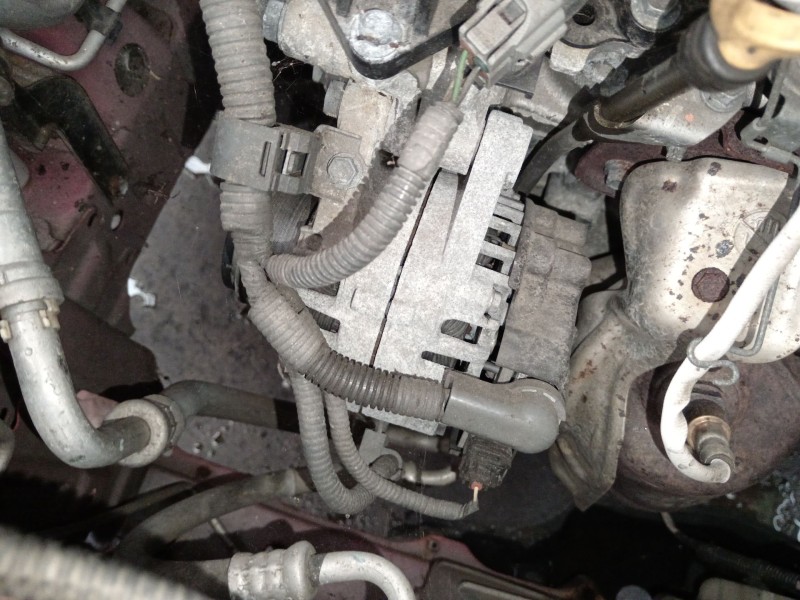 Recambio de alternador para toyota yaris (_p13_) 1.0 (ksp130_) referencia OEM IAM 270600Q200 FG9T013 416030680