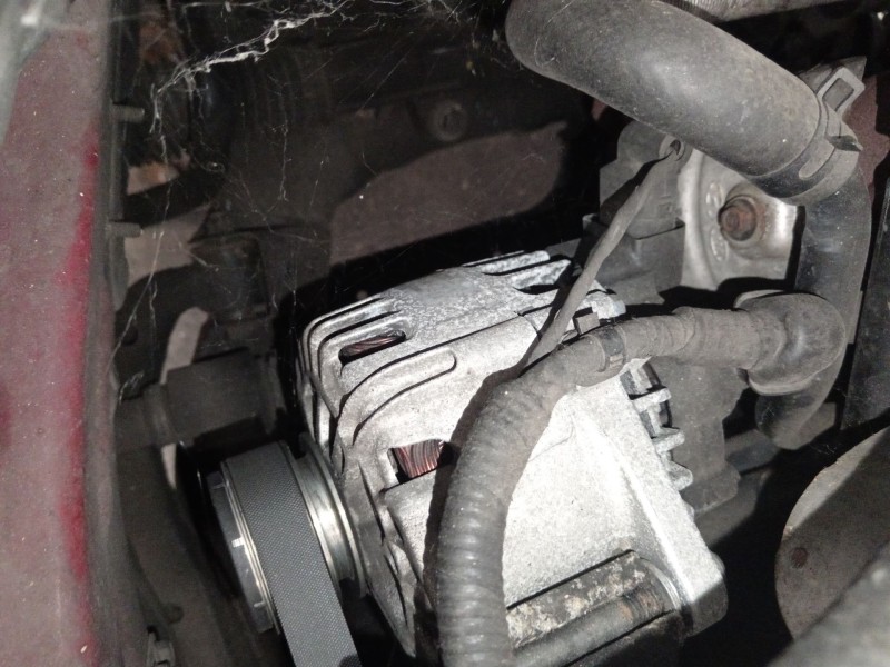 Recambio de alternador para kia cee´d hatchback (ed) 1.6 crdi 115 referencia OEM IAM C543370A 373002A500 