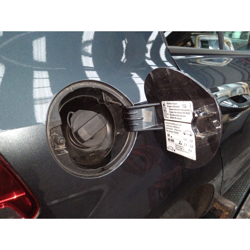Recambio de tapa exterior combustible para volkswagen golf vi (5k1) 1.4 tsi referencia OEM IAM 5K6809857 1K0010644P 