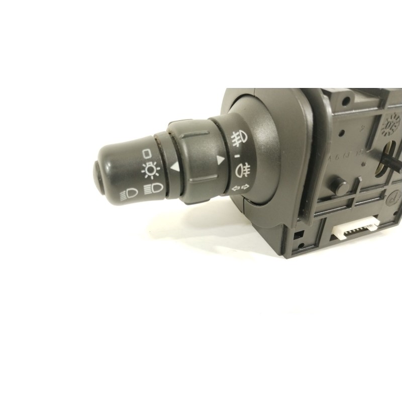Recambio de mando luces para renault scénic ii (jm0/1_) 1.5 dci (jm1e, jm16) referencia OEM IAM 7701057568  