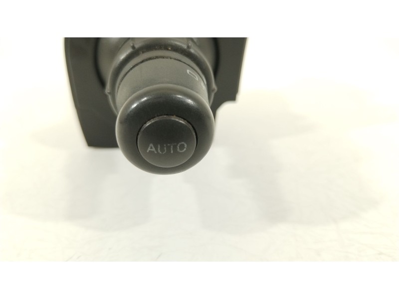 Recambio de mando luces para renault scénic ii (jm0/1_) 1.5 dci (jm1e, jm16) referencia OEM IAM 7701057568  