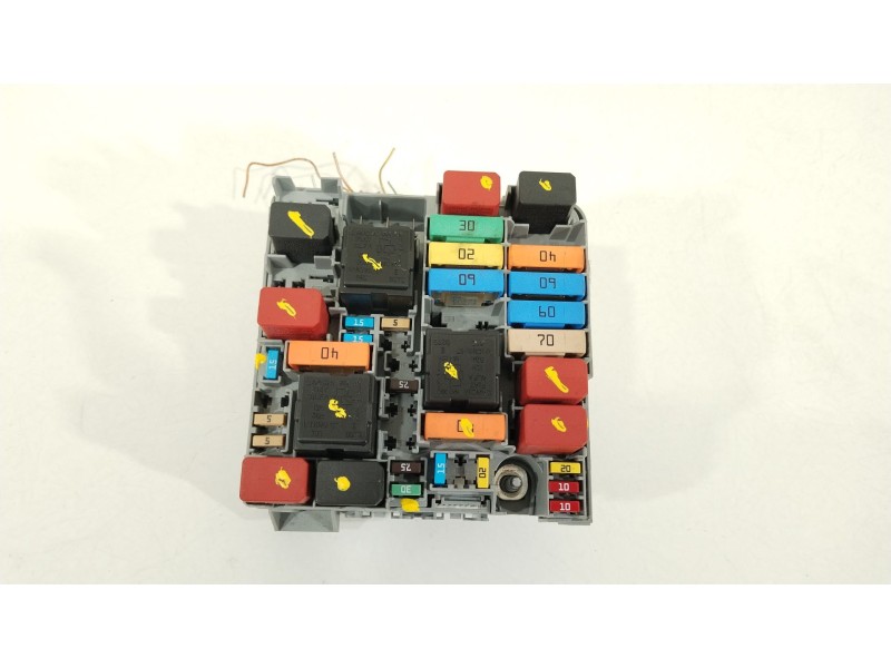 Recambio de caja reles / fusibles para alfa romeo giulietta (940_) 1.6 jtdm (940fxd1a) referencia OEM IAM 51867698 50522117 