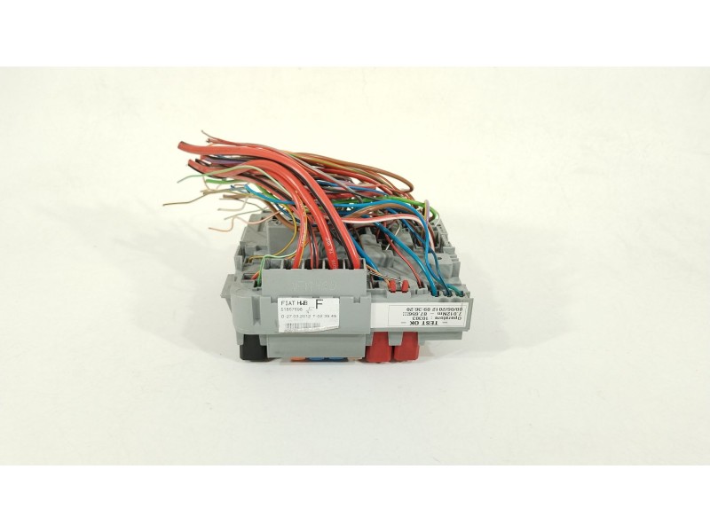 Recambio de caja reles / fusibles para alfa romeo giulietta (940_) 1.6 jtdm (940fxd1a) referencia OEM IAM 51867698 50522117 