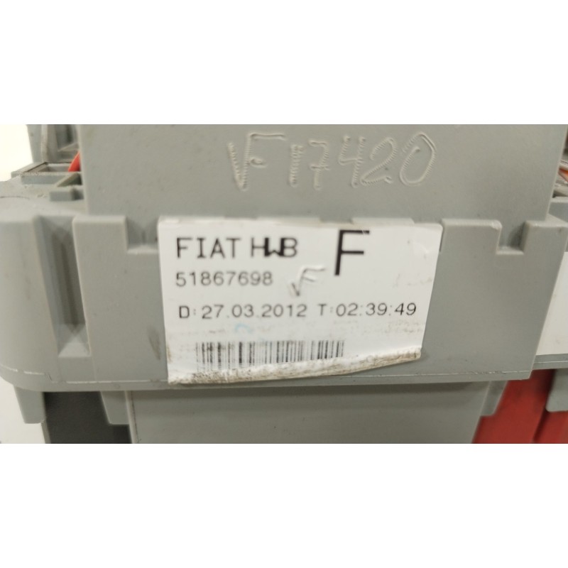 Recambio de caja reles / fusibles para alfa romeo giulietta (940_) 1.6 jtdm (940fxd1a) referencia OEM IAM 51867698 50522117 