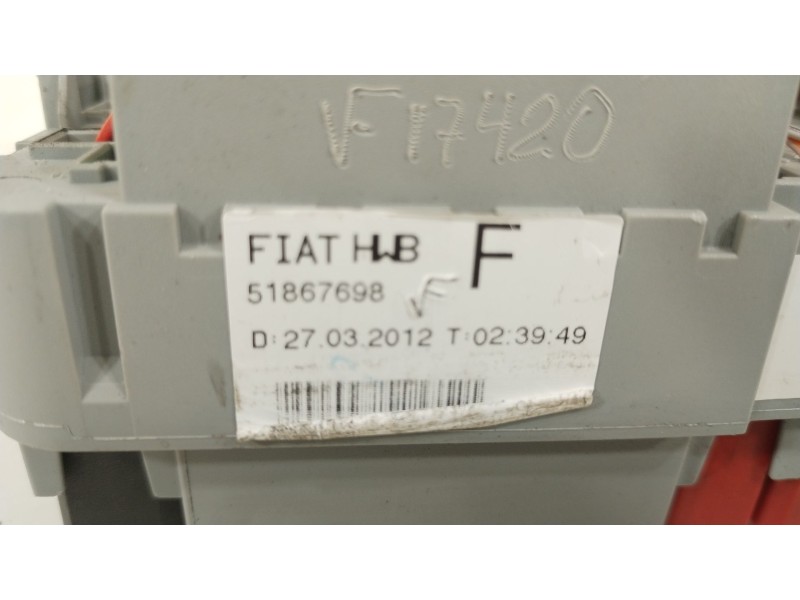 Recambio de caja reles / fusibles para alfa romeo giulietta (940_) 1.6 jtdm (940fxd1a) referencia OEM IAM 51867698 50522117 