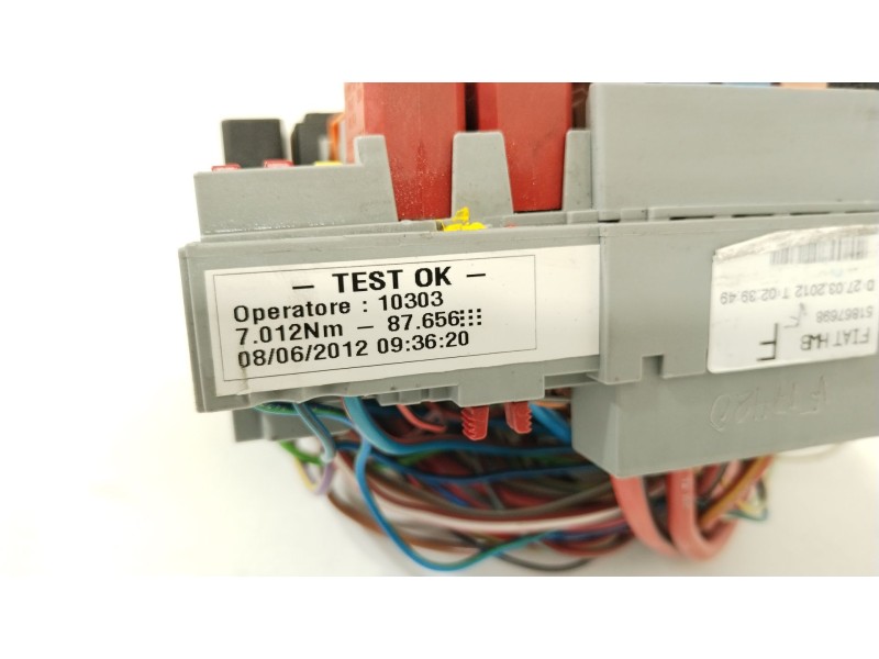 Recambio de caja reles / fusibles para alfa romeo giulietta (940_) 1.6 jtdm (940fxd1a) referencia OEM IAM 51867698 50522117 