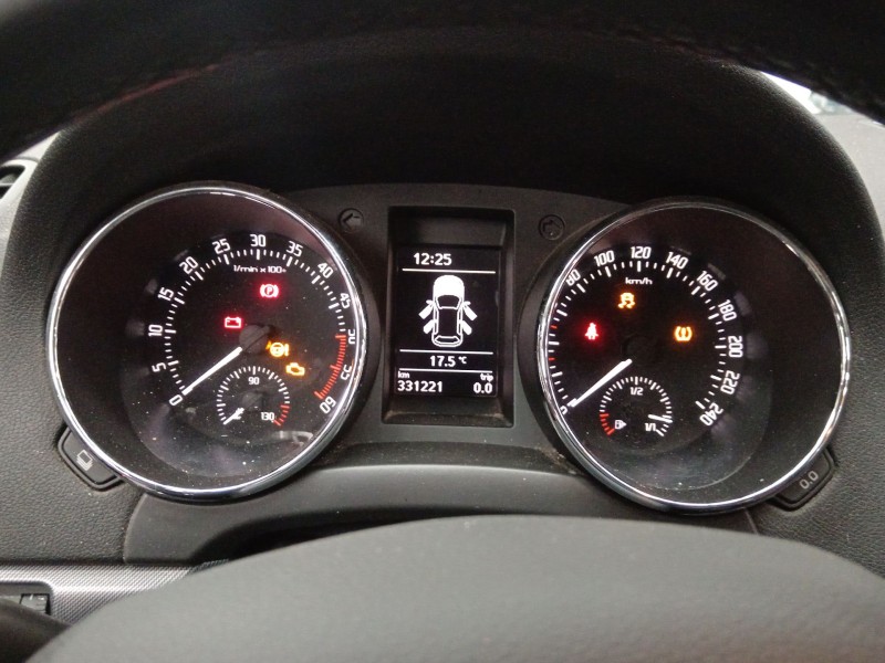 Recambio de cuadro instrumentos para skoda yeti active referencia OEM IAM   