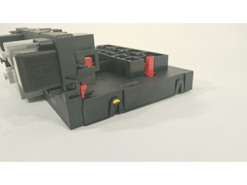 Recambio de caja reles / fusibles para audi a3 (8p1) 2.0 tdi referencia OEM IAM 8P0907279F F005V00519 