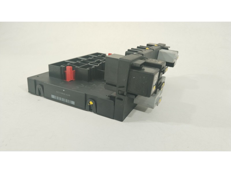 Recambio de caja reles / fusibles para audi a3 (8p1) 2.0 tdi referencia OEM IAM 8P0907279F F005V00519 