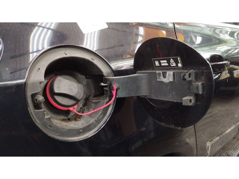 Recambio de tapa exterior combustible para opel astra j (p10) 2.0 cdti (68) referencia OEM IAM   