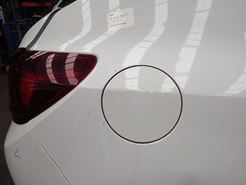Recambio de tapa exterior combustible para opel astra j (p10) 1.7 cdti (68) referencia OEM IAM   