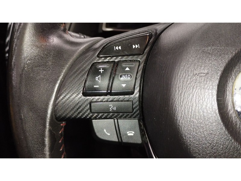 Recambio de mando volante para mazda 3 sedán (bm_, bn_) 2.2 d referencia OEM IAM   