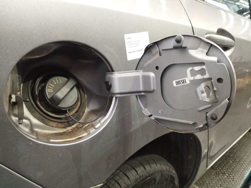Recambio de tapa exterior combustible para mazda 3 sedán (bl) 1.6 mzr cd (bl14) referencia OEM IAM   