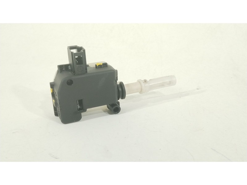 Recambio de motor cierre centralizado porton para audi a3 (8p1) 2.0 tdi referencia OEM IAM 4B9962115C  
