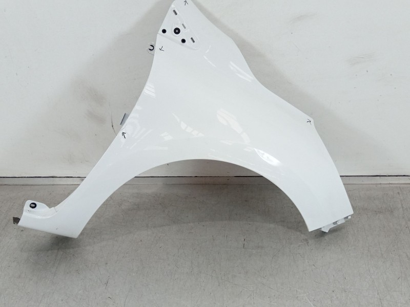 Recambio de aleta delantera derecha para renault clio iv (bh_) 1.5 dci 75 referencia OEM IAM 631009436R  