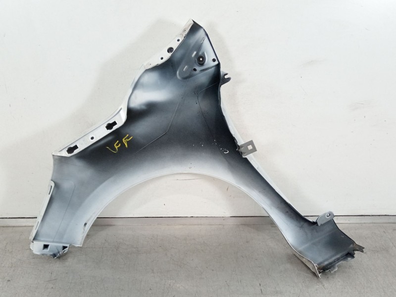 Recambio de aleta delantera derecha para renault clio iv (bh_) 1.5 dci 75 referencia OEM IAM 631009436R  