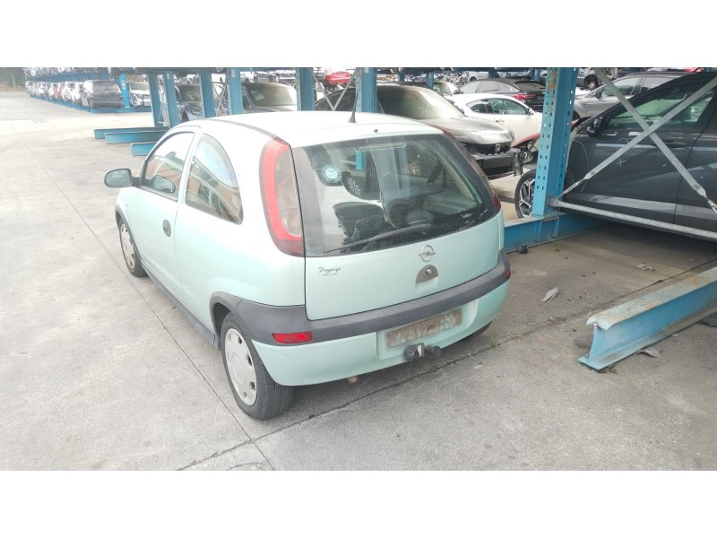 opel corsa c (x01) del año 2002