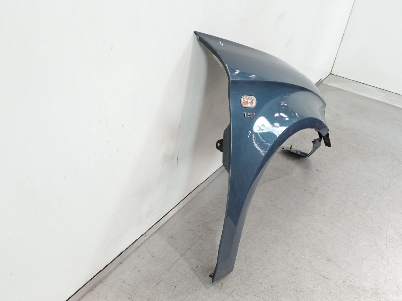 Recambio de aleta delantera derecha para seat altea (5p1) 1.4 tsi referencia OEM IAM 5P0821022A  
