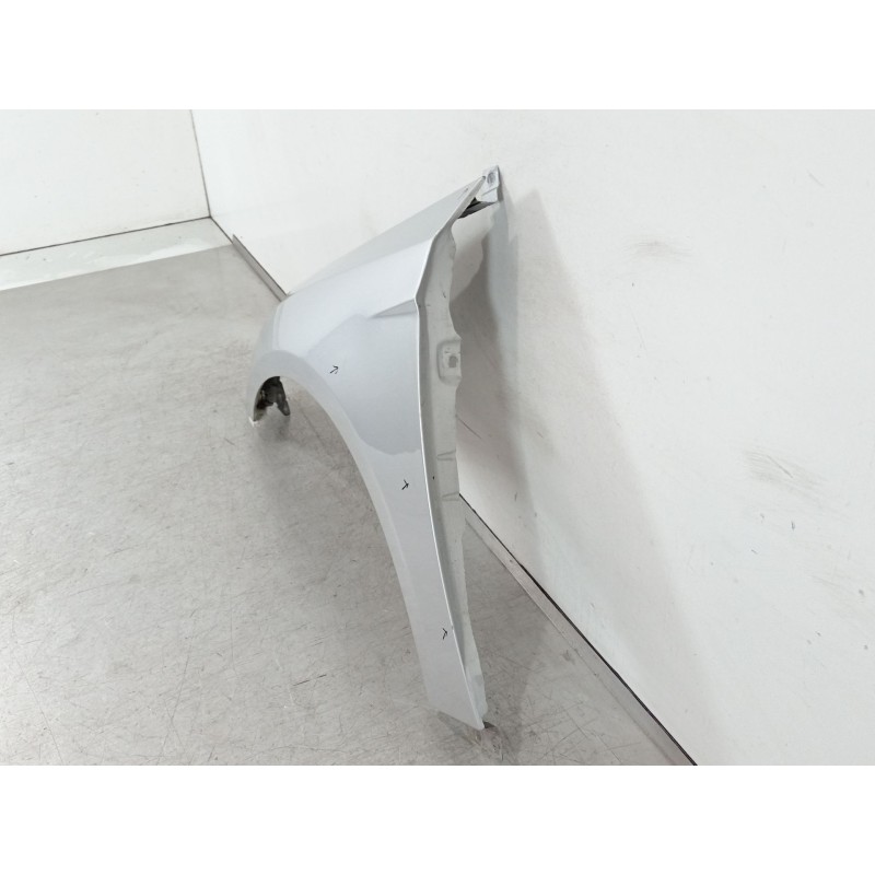 Recambio de aleta delantera izquierda para ford focus lim. (cb8) 1.6 tdci cat referencia OEM IAM 2171304  