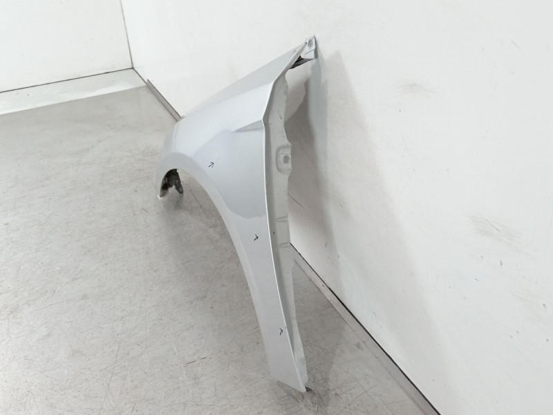 Recambio de aleta delantera izquierda para ford focus lim. (cb8) 1.6 tdci cat referencia OEM IAM 2171304  