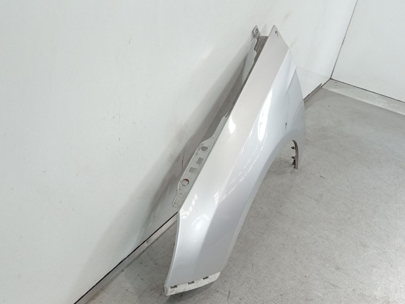 Recambio de aleta delantera izquierda para ford focus lim. (cb8) 1.6 tdci cat referencia OEM IAM 2171304  