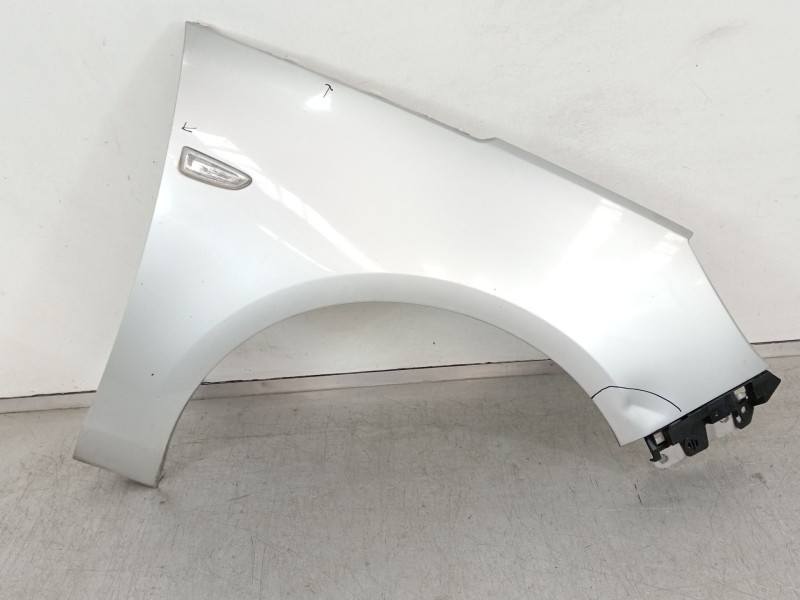 Recambio de aleta delantera derecha para opel zafira tourer c (p12) 2.0 cdti (75) referencia OEM IAM 13355188  