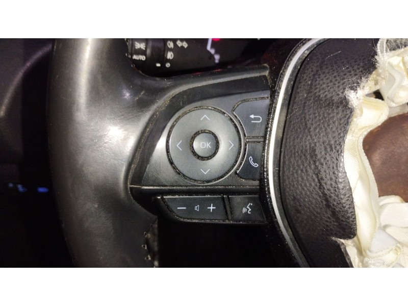 Recambio de volante para toyota corolla station wagon (_e21_) 1.8 hybrid (zwe211) referencia OEM IAM   